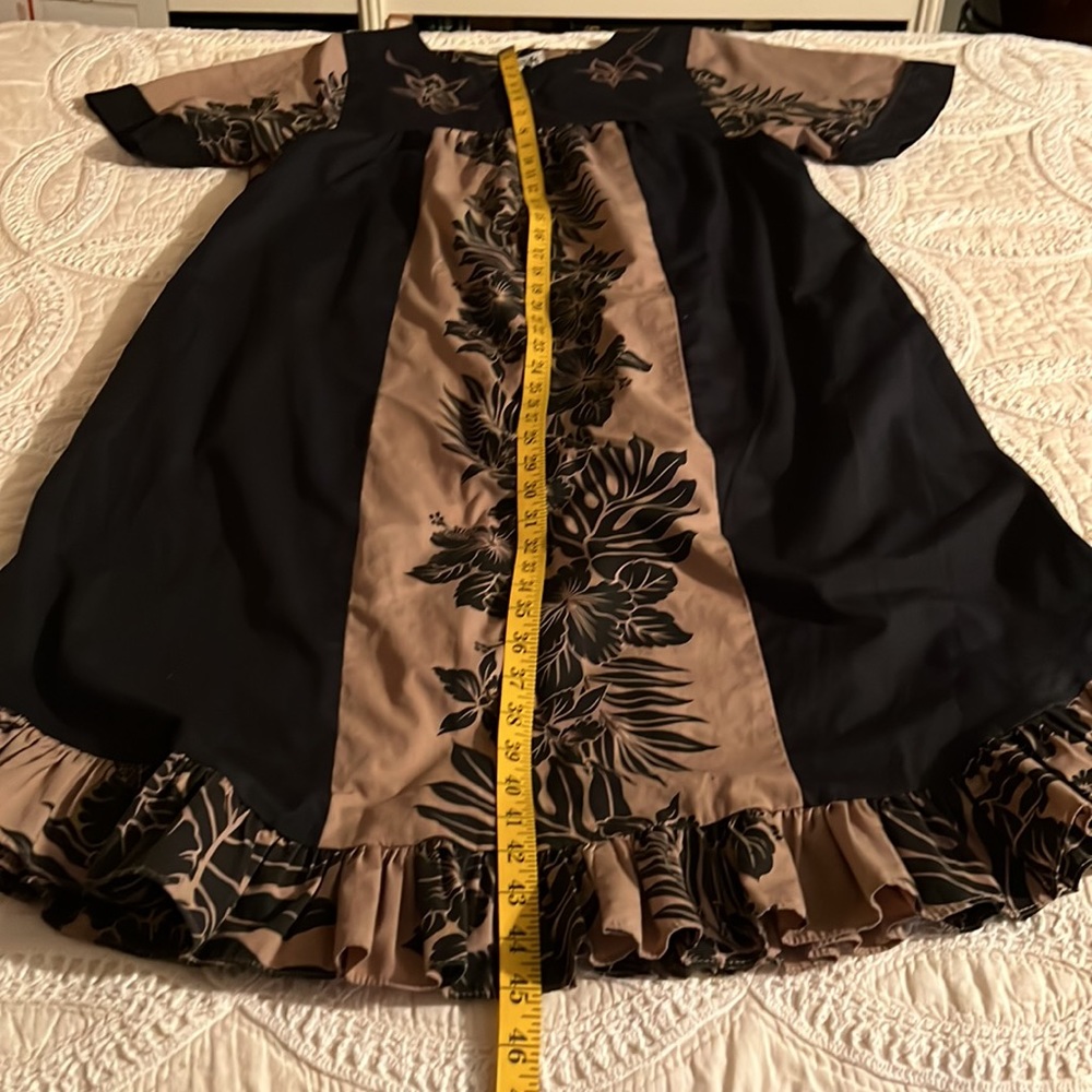 RM Hawaiian MuuMuu - Picture 9 of 10